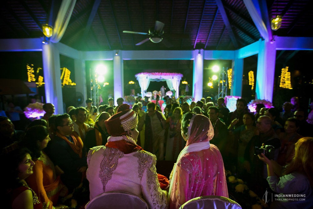 Pheras Indian Wedding Ceremony at Anantara Riverside Bangkok